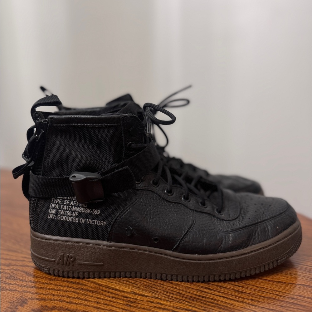 Men’s Nike AF-1 Mid Urban Utility Sneakers